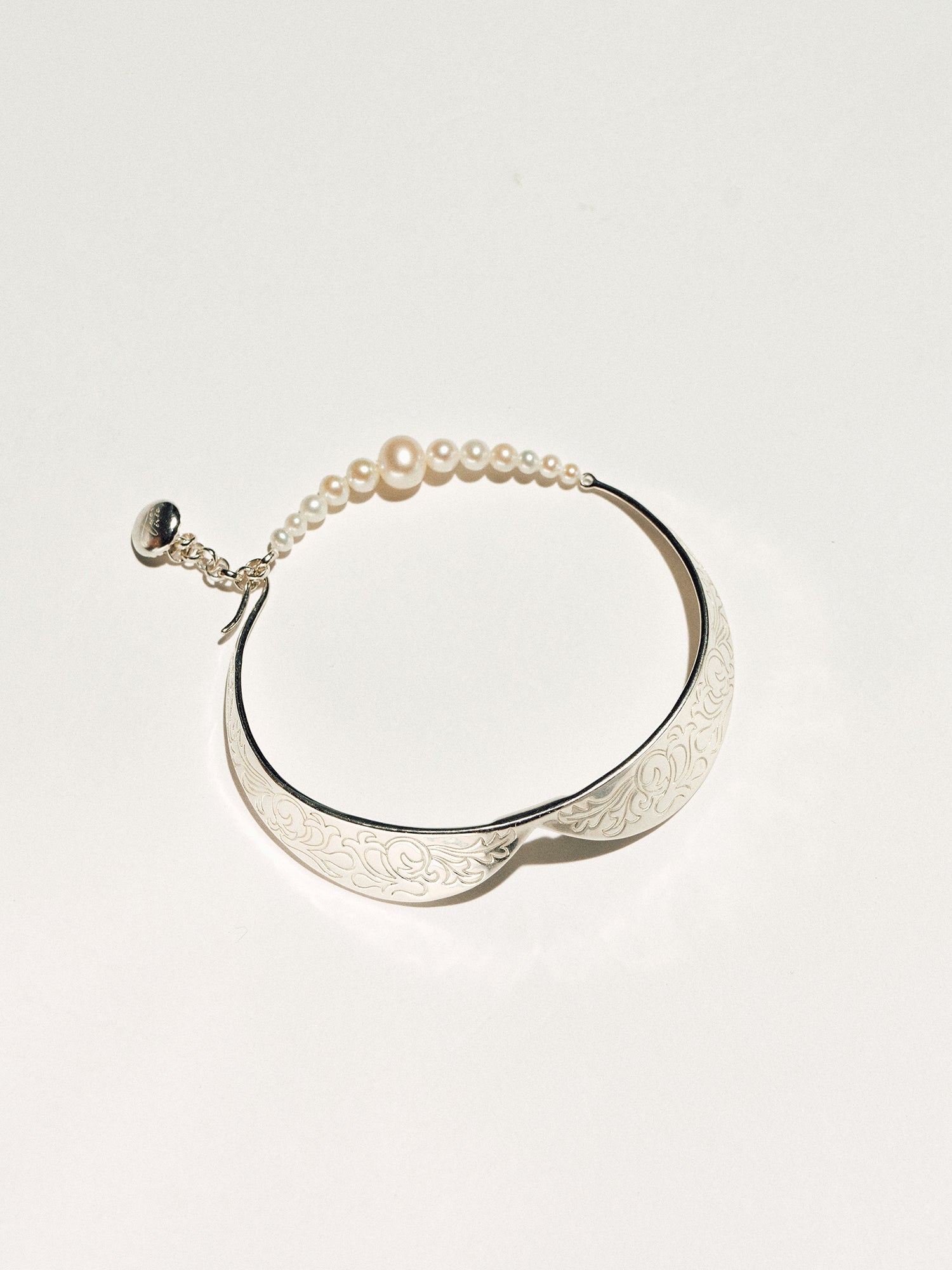 Fairy-Tale Collar Bow Bracelet