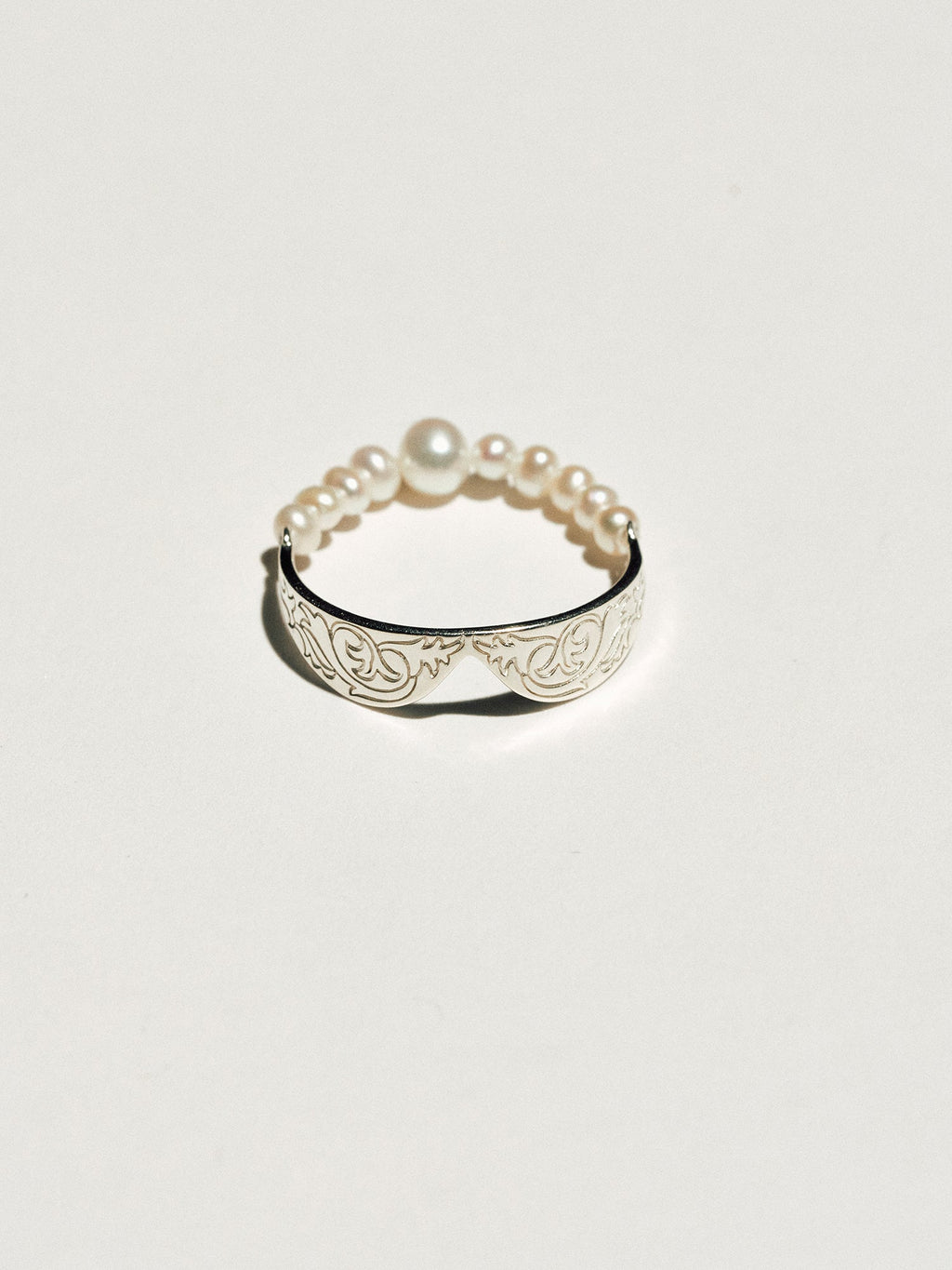 Fairy-Tale Collar Bow Ring