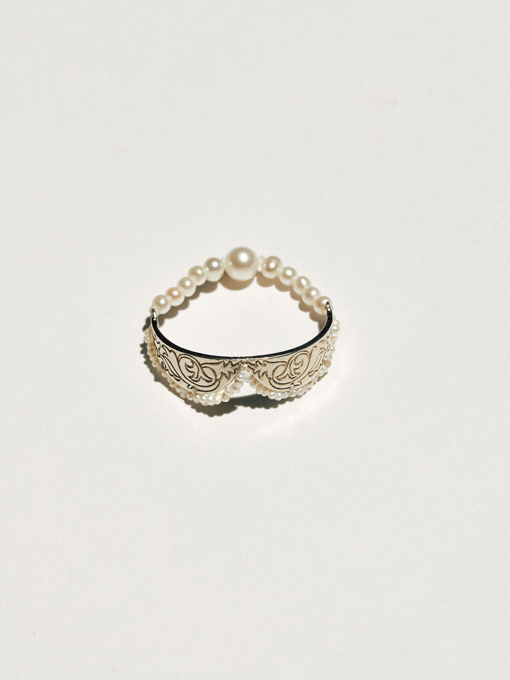 Fairy-Tale Collar Bow Ring Adorned with Pearls
