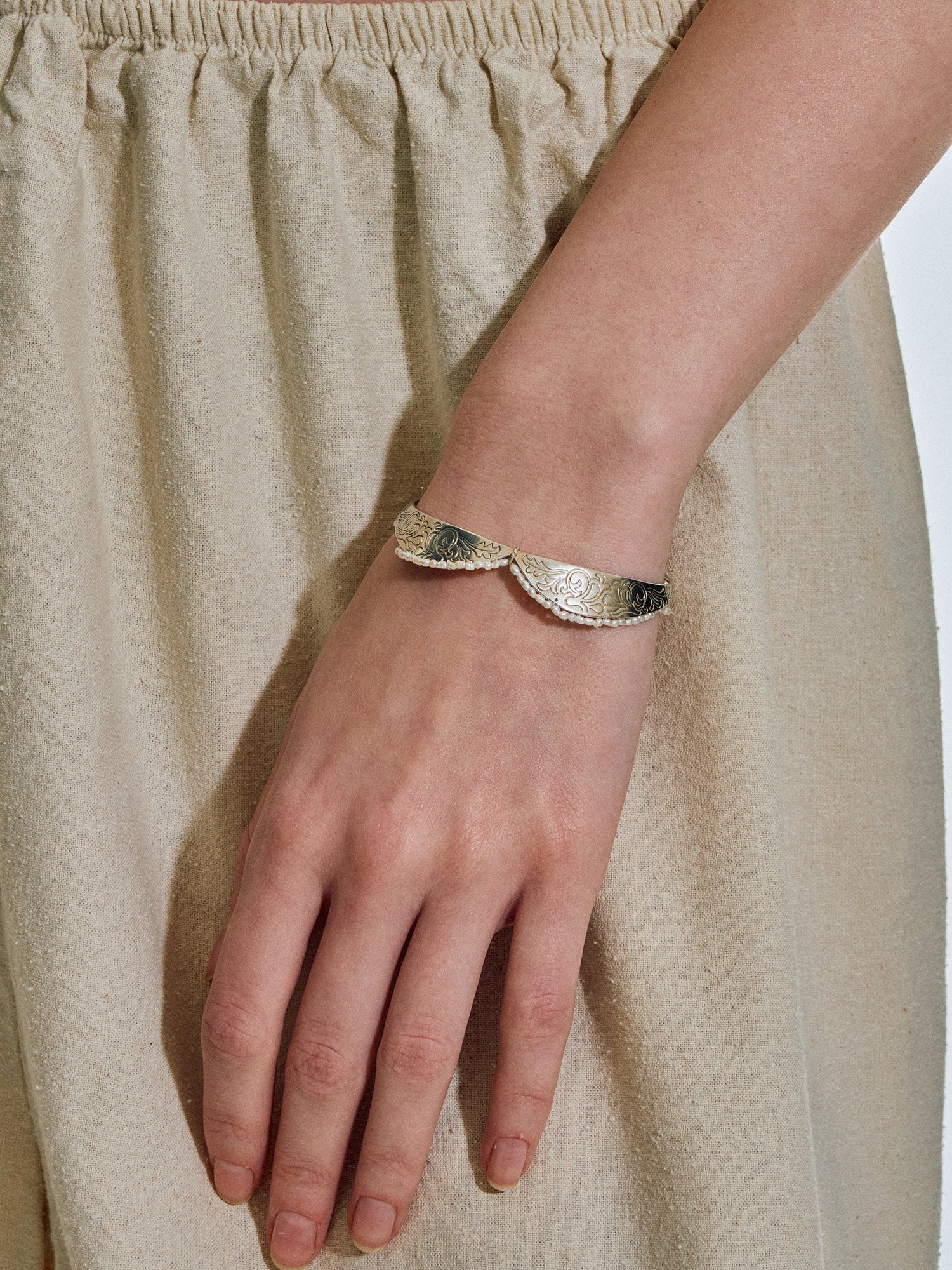 Fairy-Tale Collar Bow Bracelet Adorned with Pearls