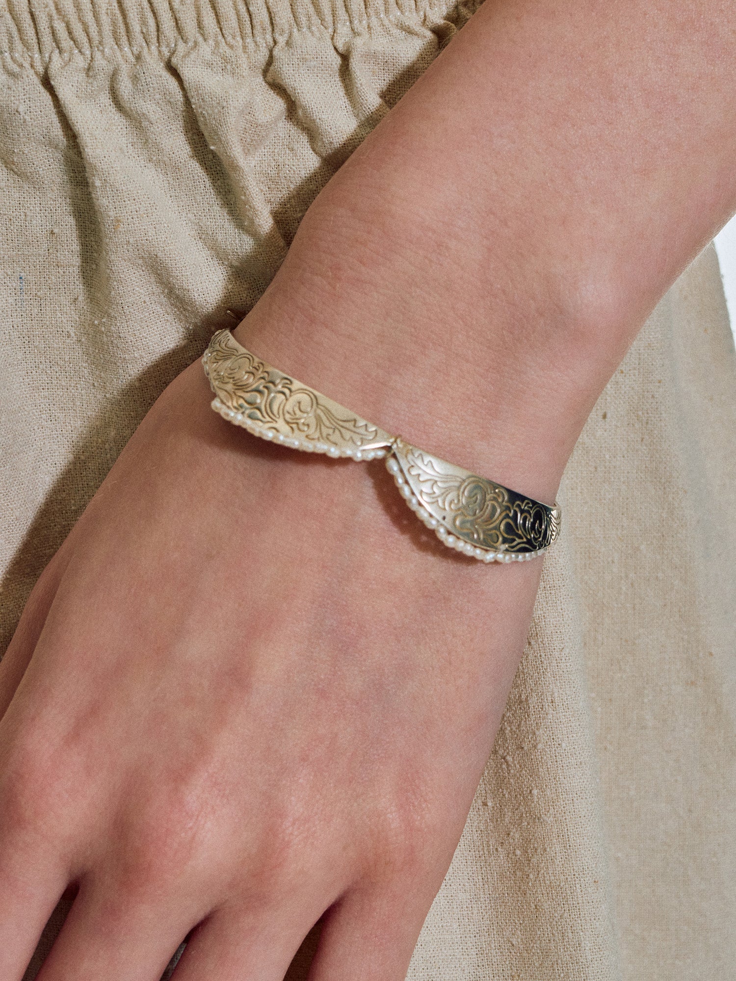 Fairy-Tale Collar Bow Bracelet Adorned with Pearls