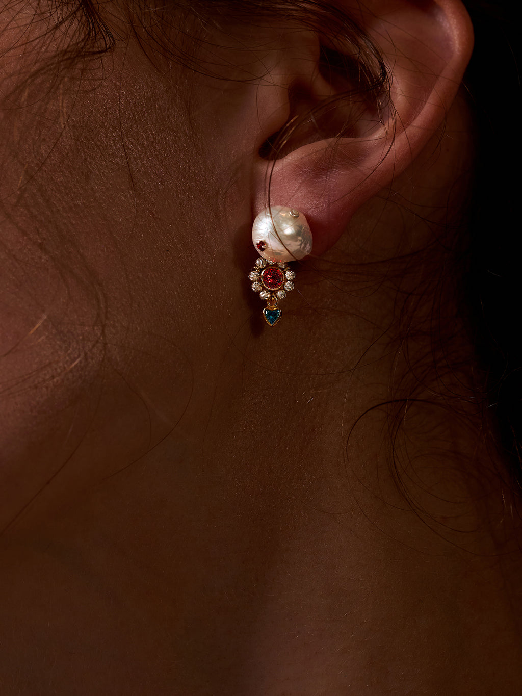 Oil Palette Luster Pearl Earrings