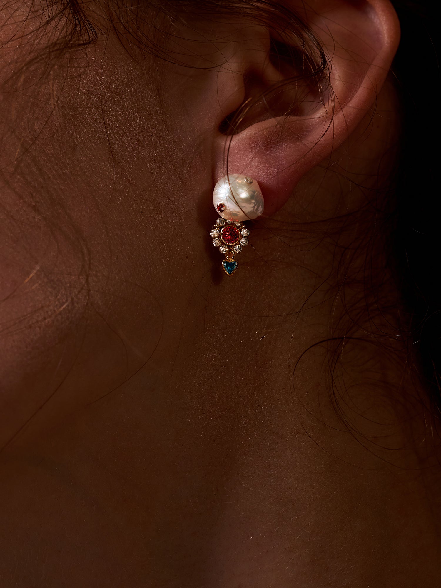 Oil Palette Luster Pearl Earrings