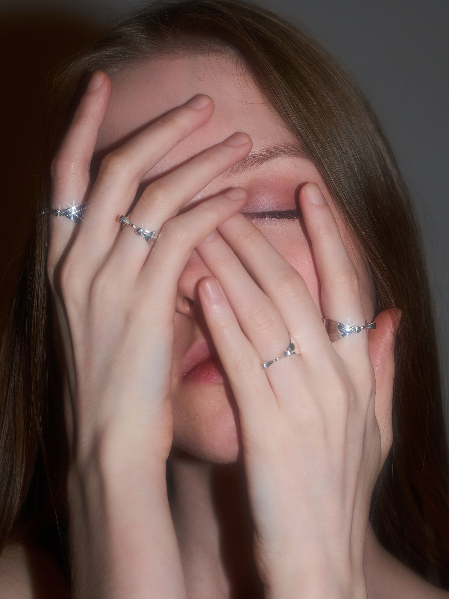 Bowtie Band Ring in Silver