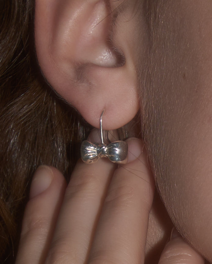 Bowtie Earrings in S925 Silver