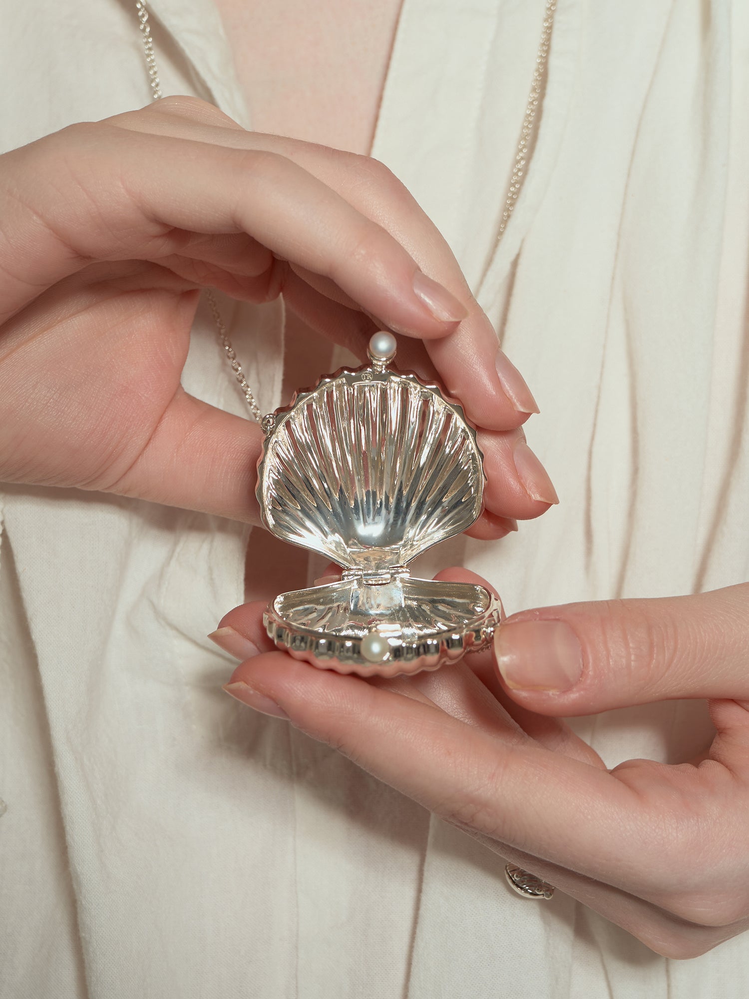 Shell Locket Bag Necklace